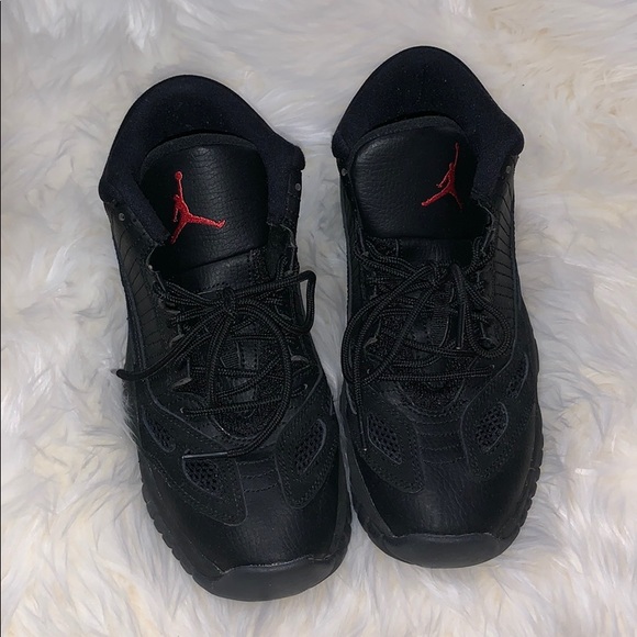 Jordan 11s retro low size 6y - Picture 1 of 3